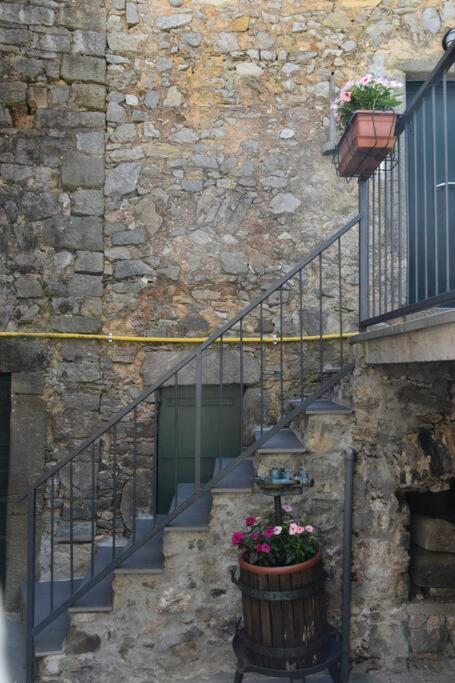 Casa Nel Borgo Antico Quaratica Exterior foto