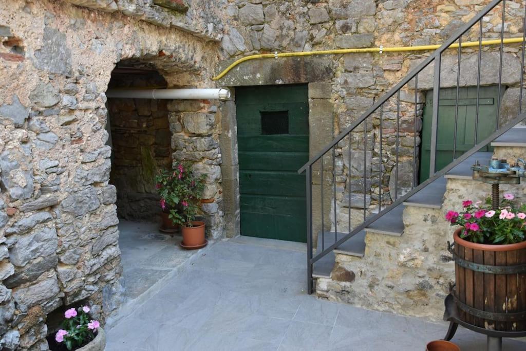 Casa Nel Borgo Antico Quaratica Exterior foto