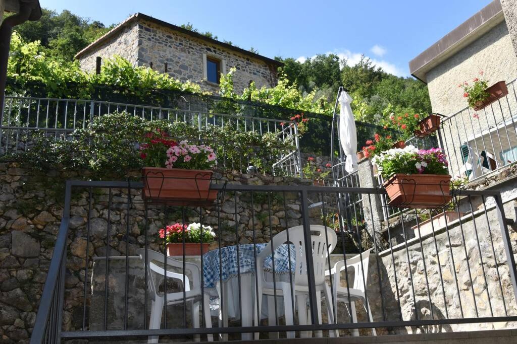Casa Nel Borgo Antico Quaratica Exterior foto