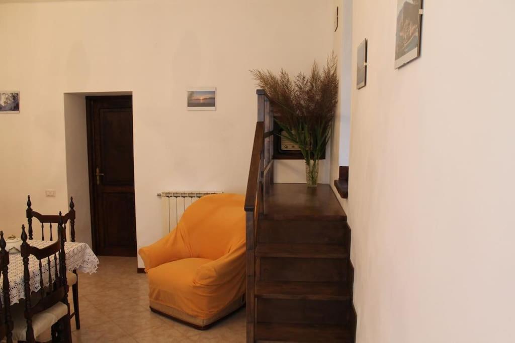 Casa Nel Borgo Antico Quaratica Exterior foto